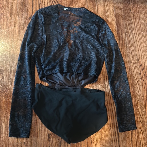 Black lace bodysuit - Picture 2 of 2